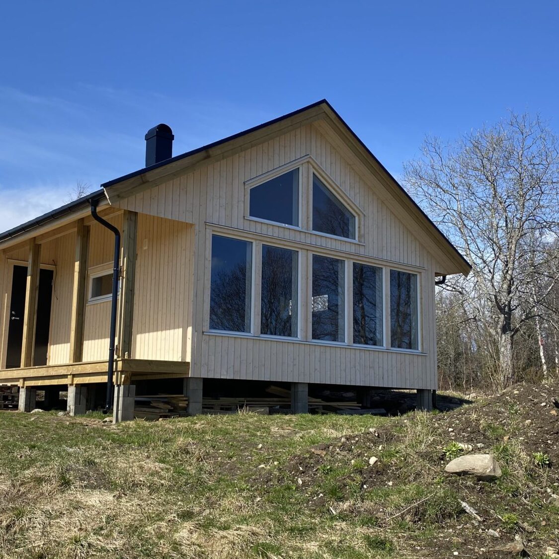 Hytta på bakken front